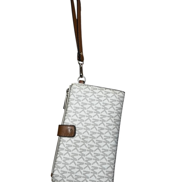 MICHAEL KORS Adele Jet Set logo double zip phone wallet wristlet VANILLA - Picture 4 of 16